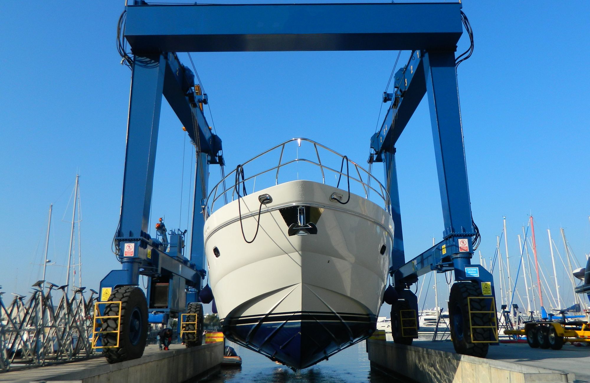 Evolving Customer Expectations: Meeting Changing Demands in Boat Design